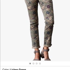 Seven7 Women's High Rise Slim Straight in Camo with roses